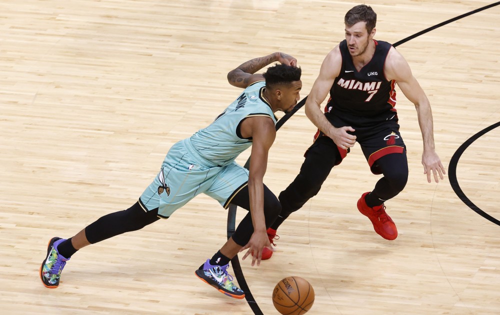 热火队不敌黄蜂，艾弗里得分领先的简单介绍