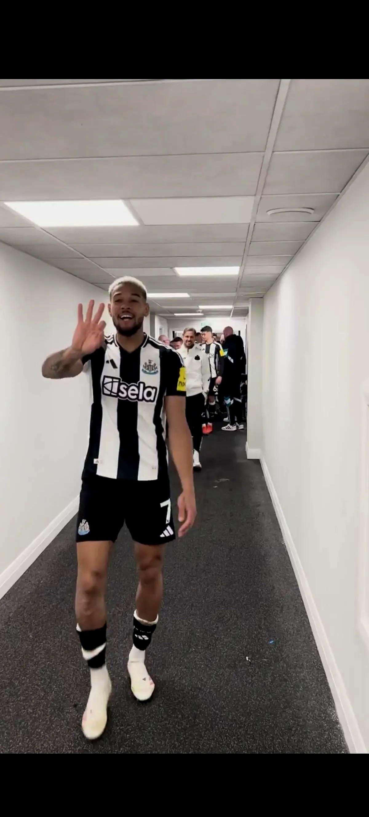 切尔西客场不敌纽卡斯尔联，失去争冠优势的简单介绍