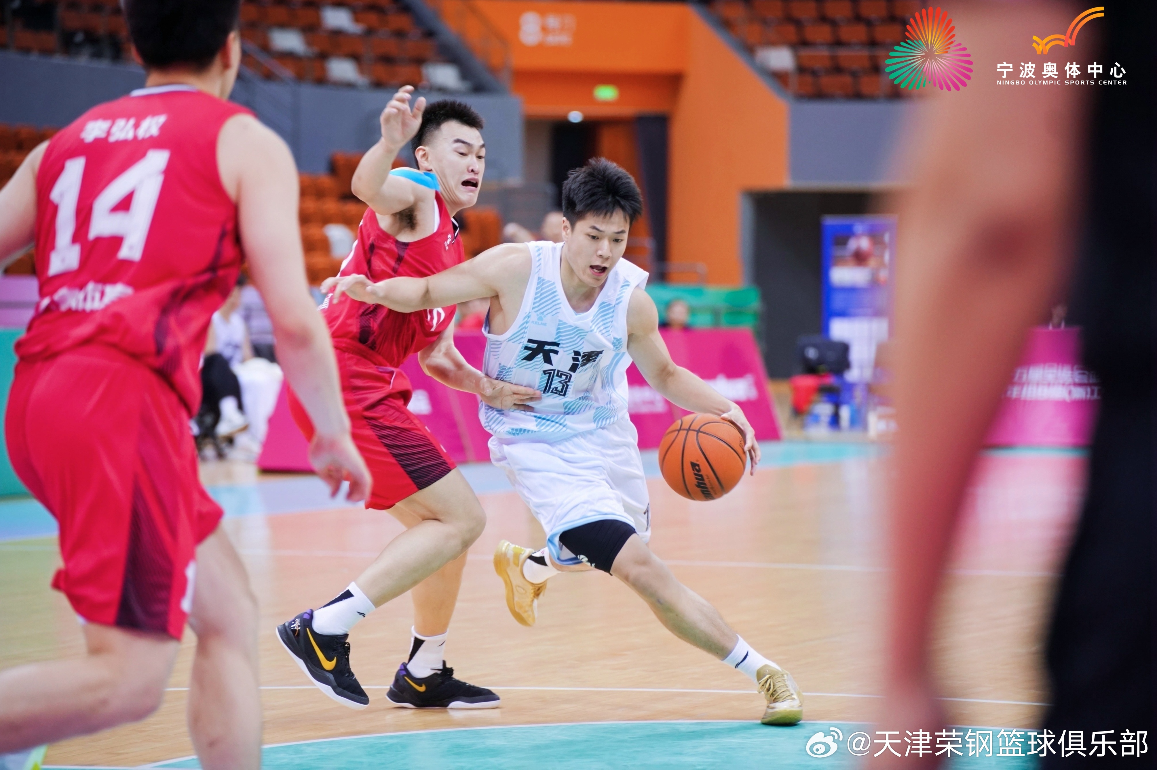 关于重庆男篮发挥出色，笑傲赛场的信息