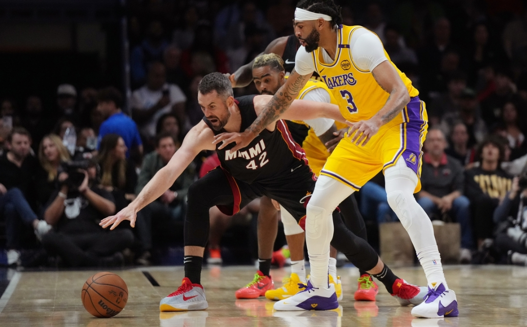 关于掘金险胜热火B队，詹姆斯爆发神勇的信息