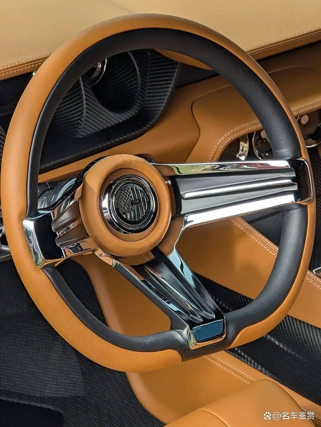 阿斯顿马丁鏖战梅赛德斯，塞恩斯高光表现的简单介绍