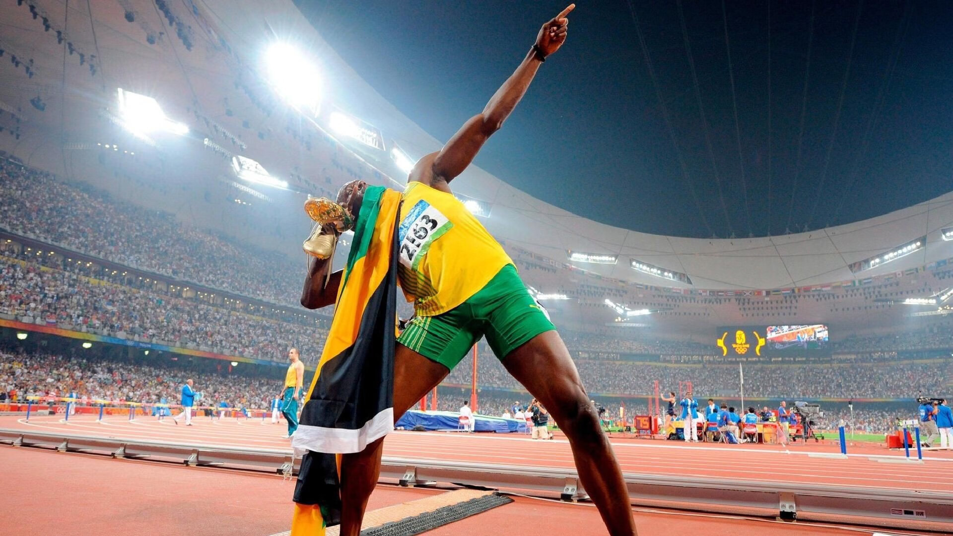 勇士完胜雄鹿，伦纳德惊艳四座，一场定义赛季的经典对决